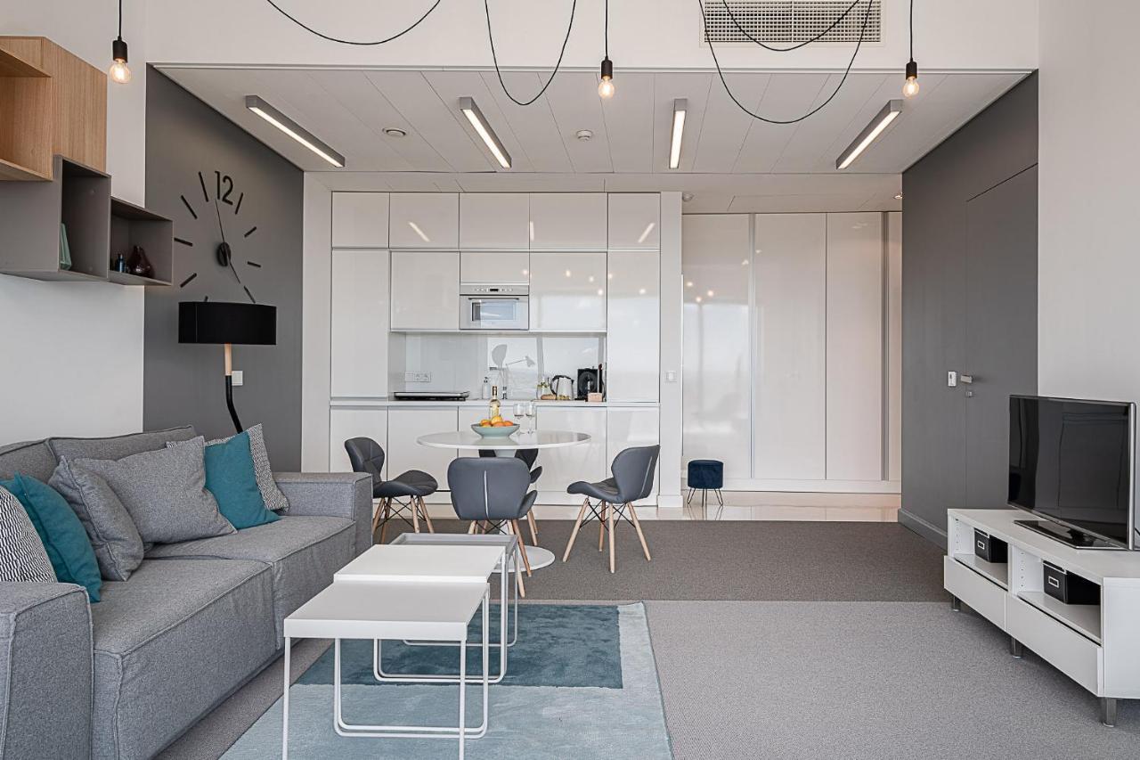 Rentplanet - Apartament Sky Tower Wrocław Buitenkant foto