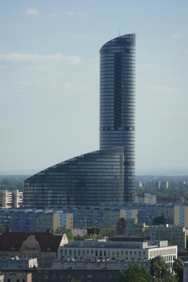 Rentplanet - Apartament Sky Tower Wrocław Buitenkant foto